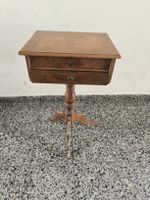Antiker Nähtisch / Tischchen mit Schubladen, Holz Top!