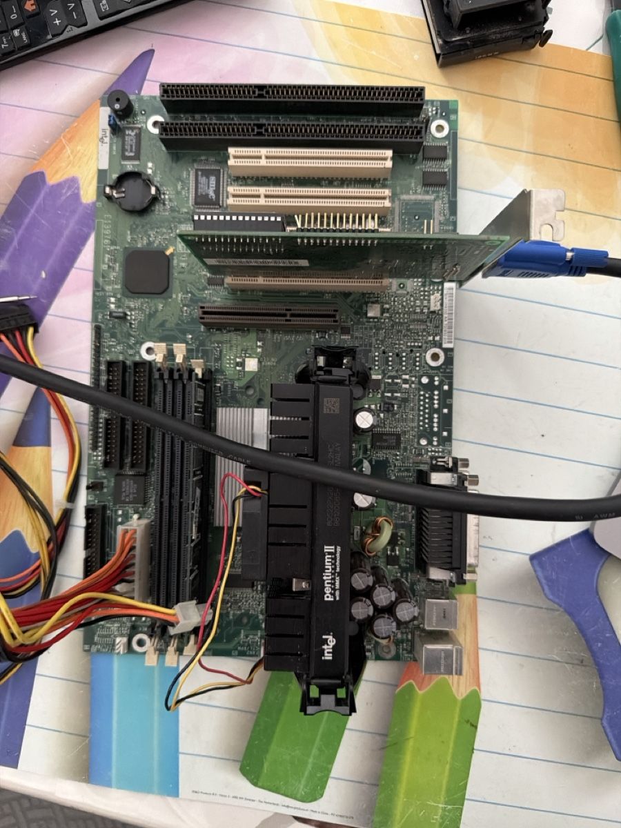 Intel Schede madri: Carte mère Intel Pentium II – Usato da Martigny venduto da capri2800