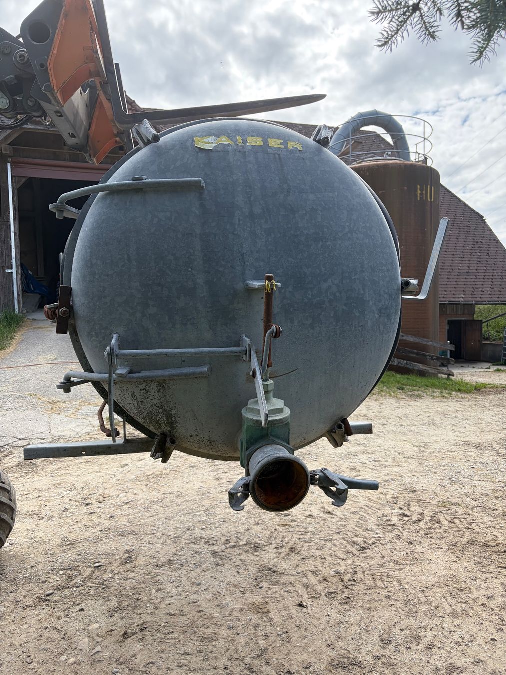 Tutte le macchine: Güllefass Tränkefass – Usato da Wynigen venduto da Fiat_82-86 2