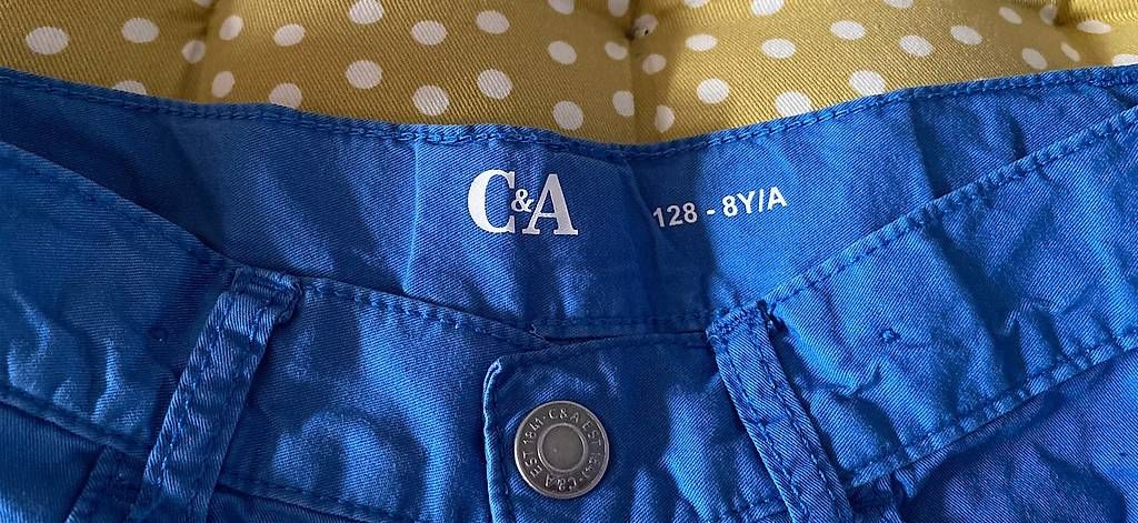 H&M Pantaloni: 3 bequeme Shorts Gr. 128 – Usato da Urdorf venduto da Resumasa 2