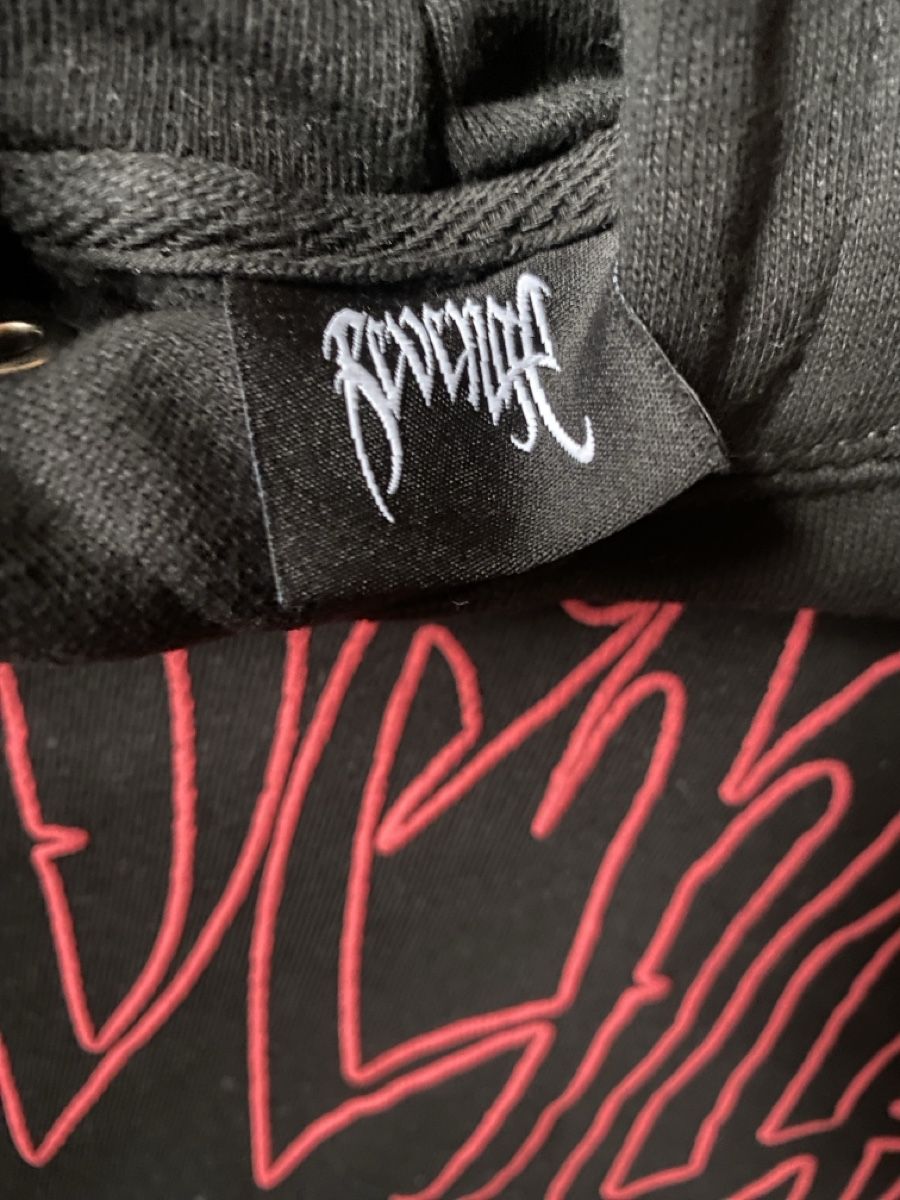 Maglioni & Felpe: Revenge Hoodie XL – Usato da Berg (Dägerlen) venduto da lonzokeed 1