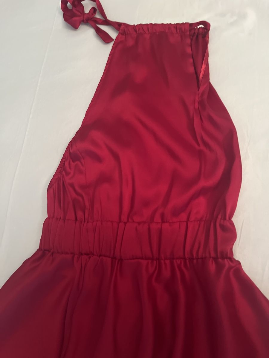 Kleider & Röcke: Red open back long dress Vicolo – Gebraucht aus Rüschlikon von ant_5v7g 1