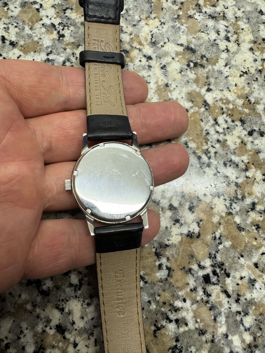 Omega-Uhr, 17 Lagersteine, 34 mm Durchmesser (Gebraucht) in Zürich