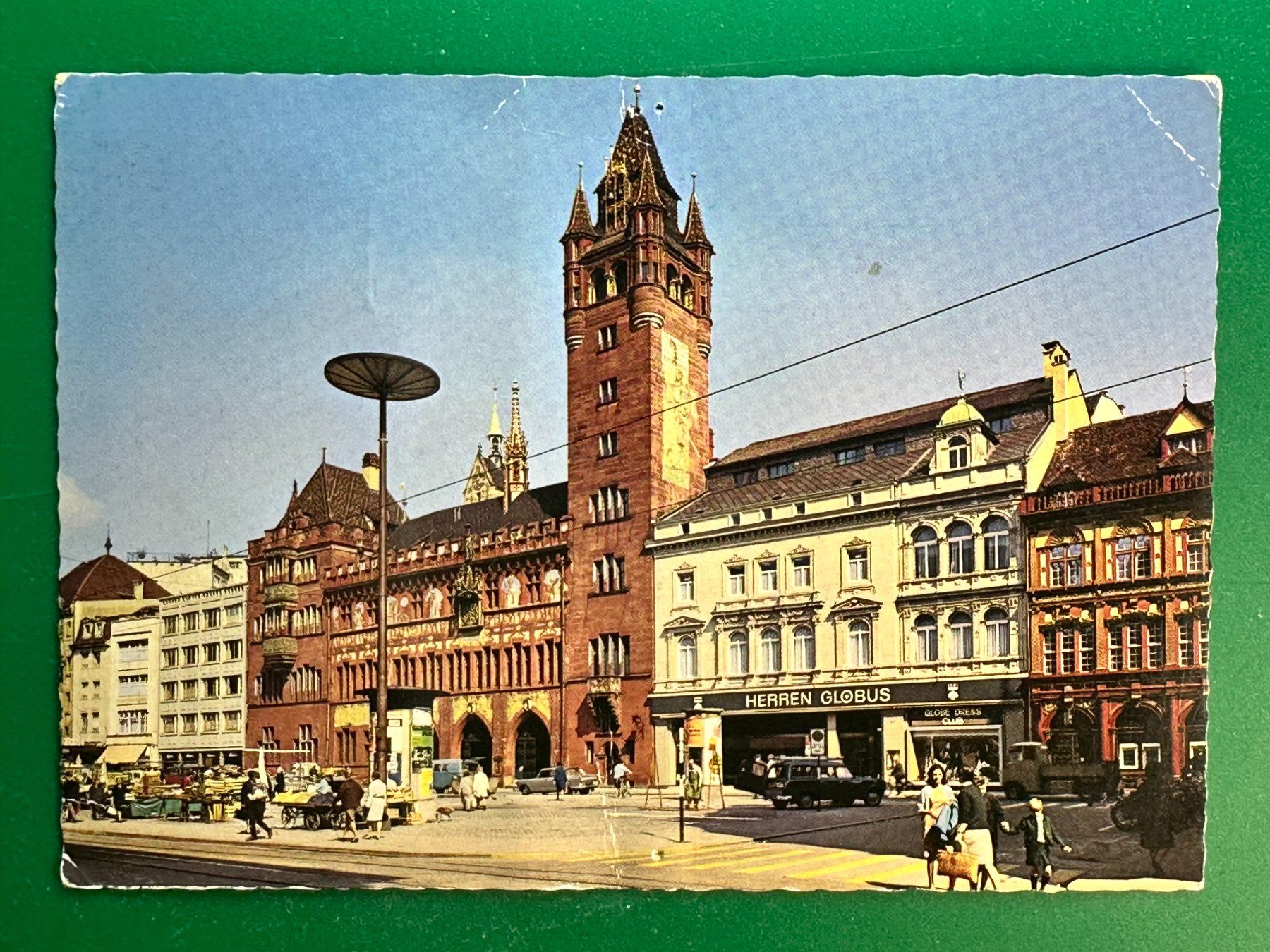 Cartoline postali: Basel - Marktplatz mit Rathaus - belebt – Usato da Steg VS venduto da danwer74