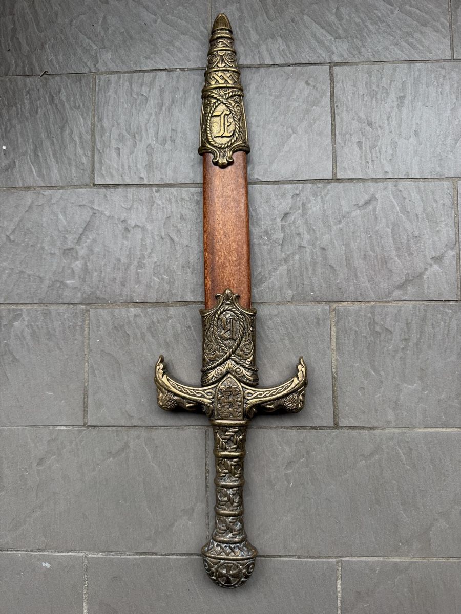Alle Dekorationen: Decorative Dagger – Gebraucht aus Zürich von web_tn8k 1