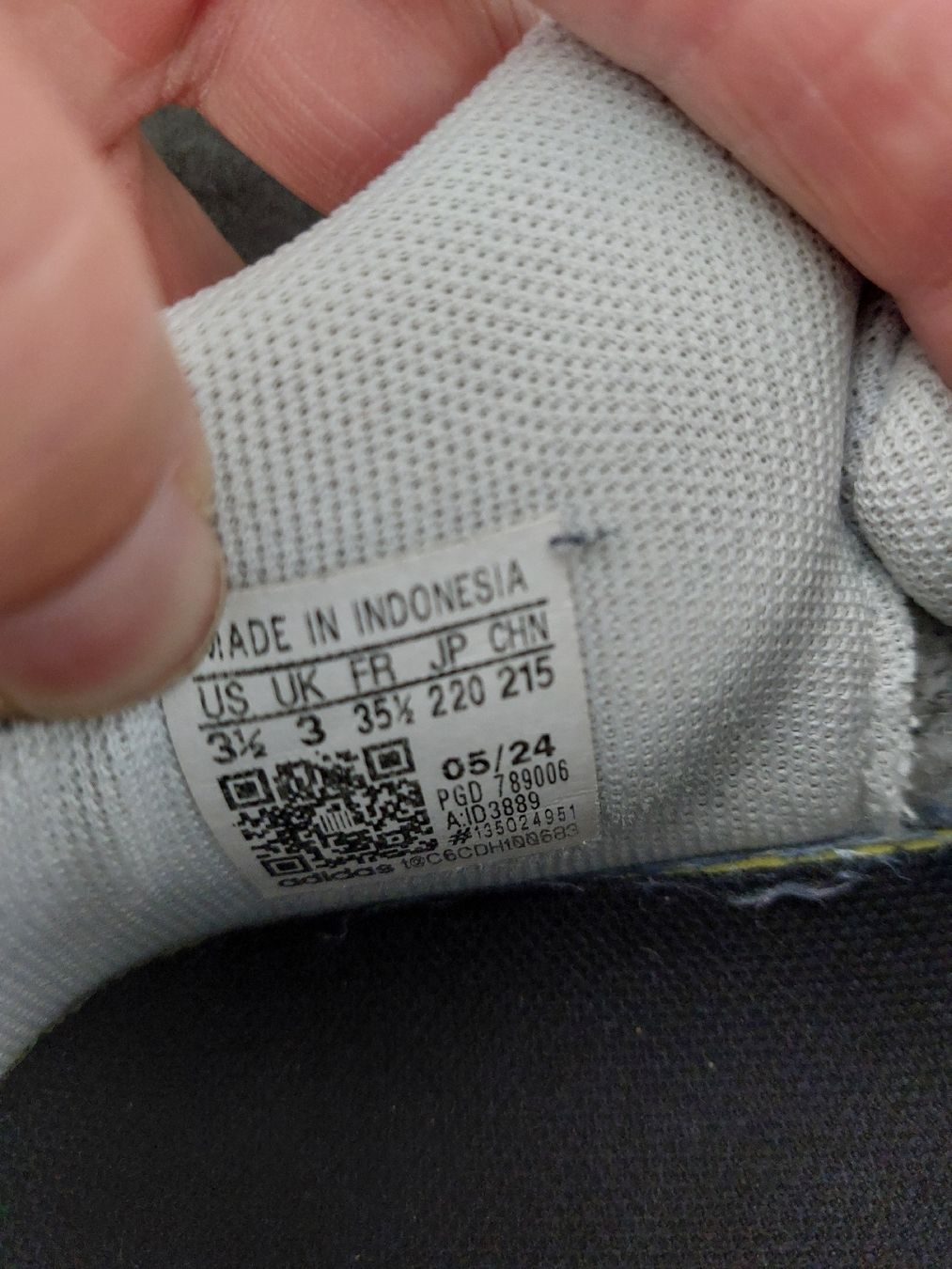 Schuhe für Jungen: Adidas Sneakers 35 1/2 – Gebraucht aus Kerns von cenerentola01 2