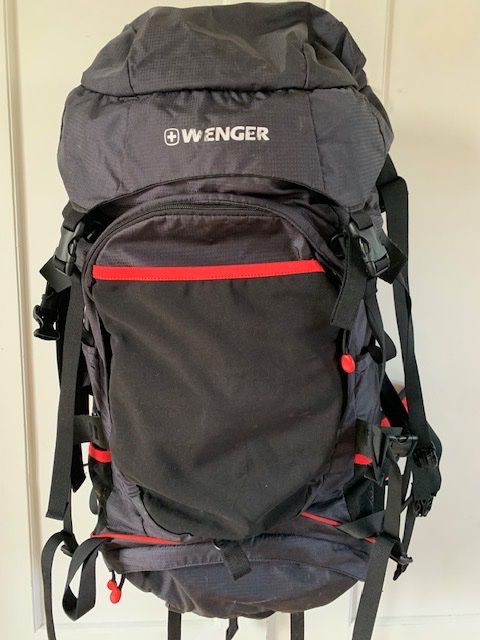 Wenger Rucksäcke: Wenger Rucksack mit Regen-Hülle – Gebraucht aus Aarberg von Catbert