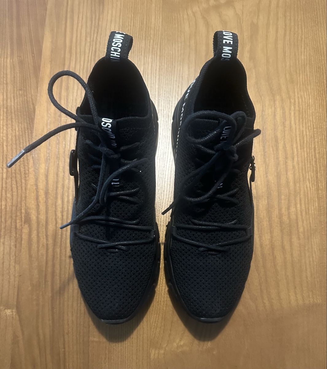 Moschino Scarpe da donna: Love Moschino Sneakers  – Usato da Walperswil venduto da 1pe_2rbz