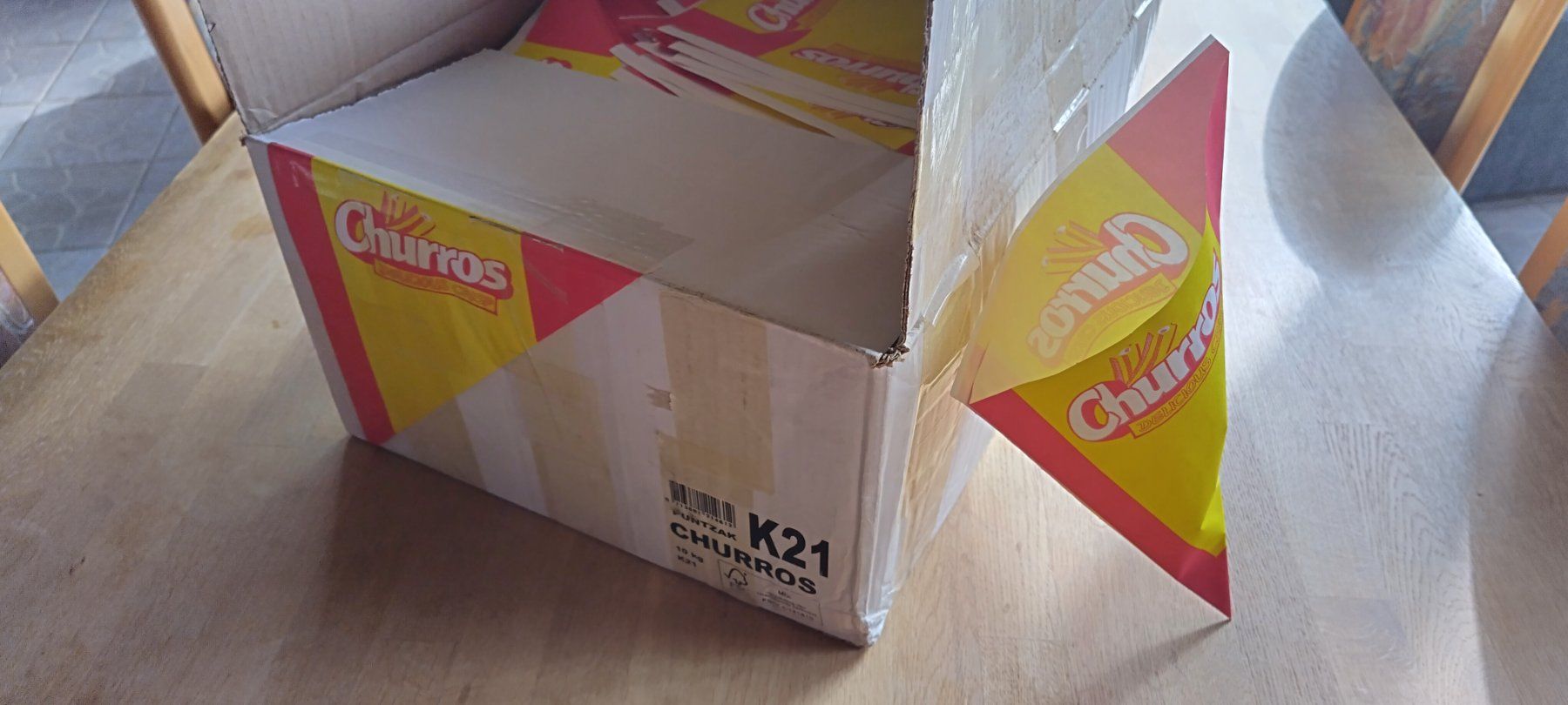 Cuisines complètes: Churros Papiertaschen – Neuf avec emballage d'origine à Rothrist par Sheriff94 2