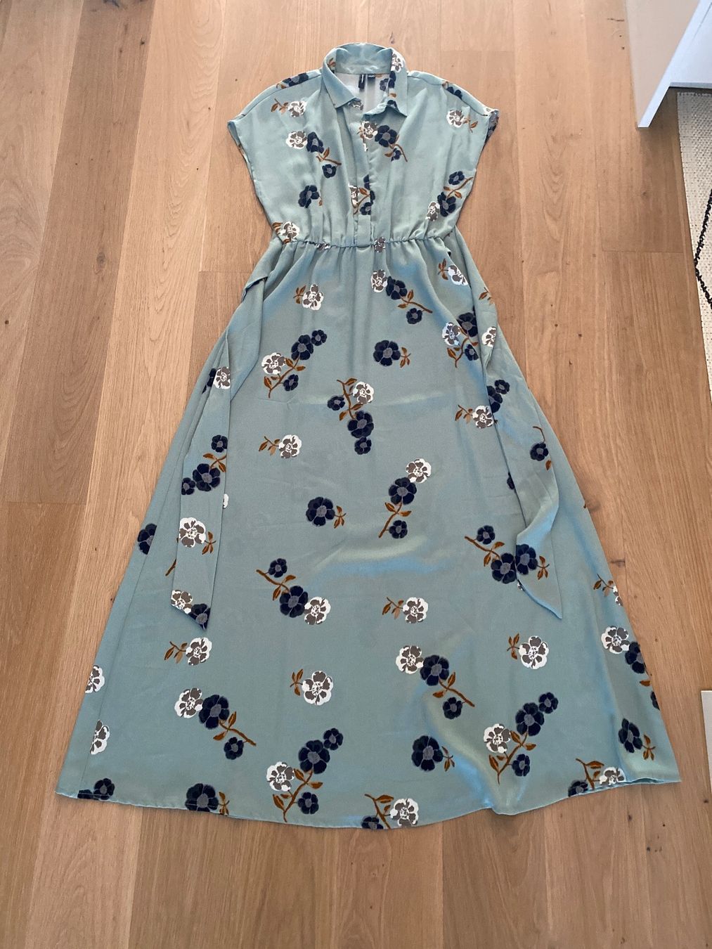 Vero Moda Vestiti: Kleid Vero Moda – Usato da Bolligen venduto da Noeggeli10
