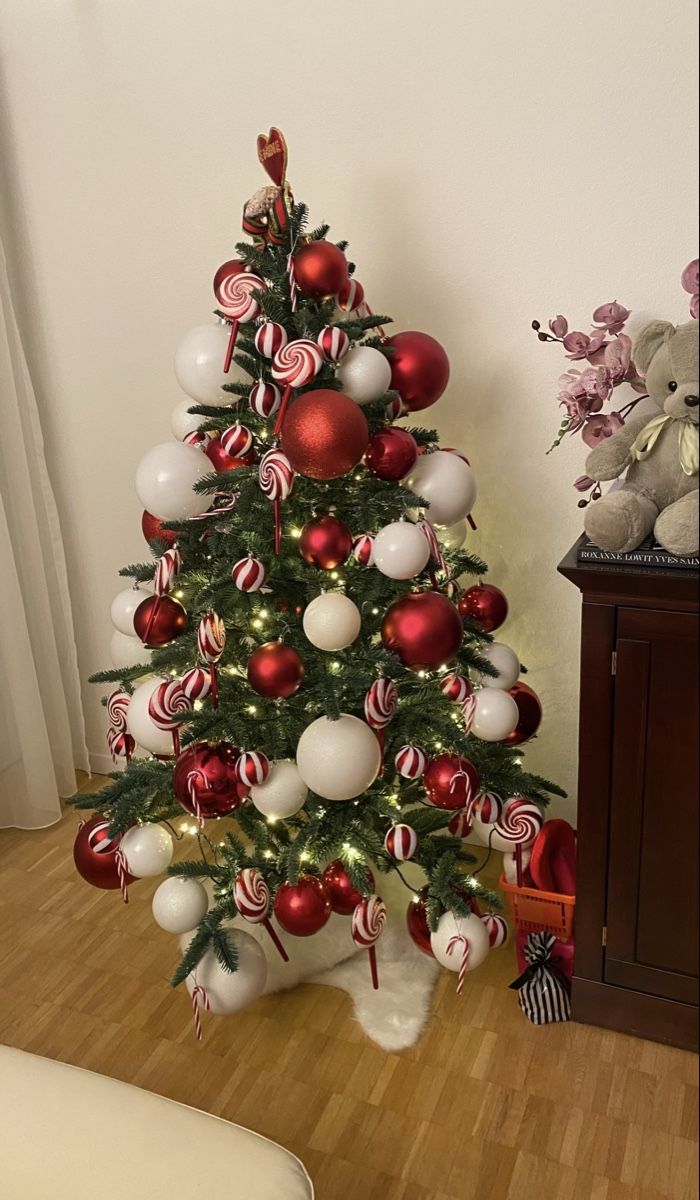 Toutes les décorations: Künstlicher Weihnachtsbaum – D'occasion à Zürich par CyMaMu 2
