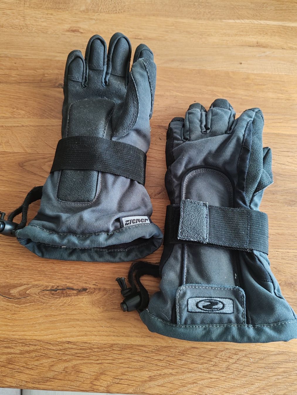 Ziener Handschuhe & Handstulpen: "Ziener" Ski-oder Snowboard-Handschuhe – Gebraucht aus Egnach von bgdo26 5