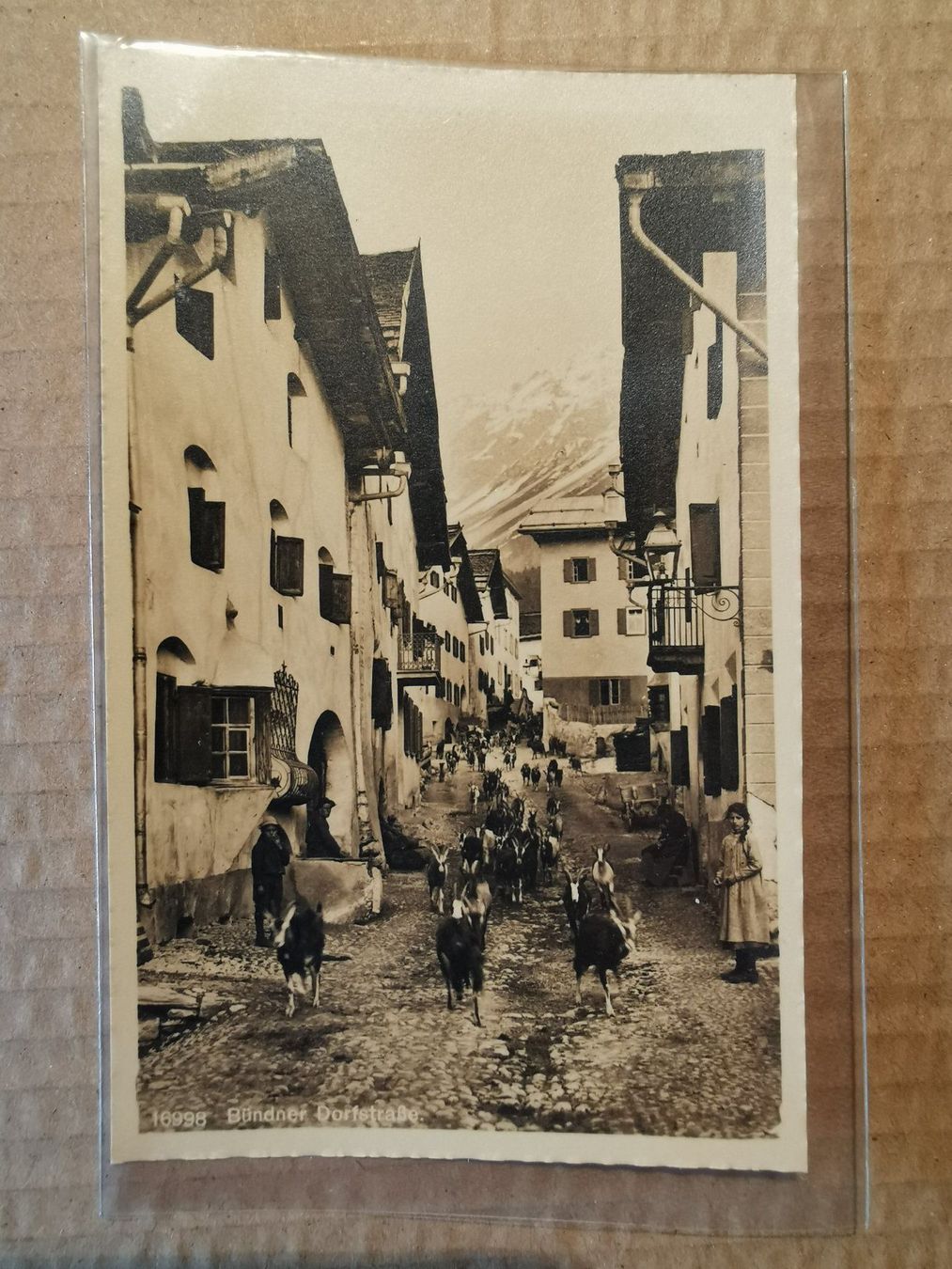 Cartoline postali: Ancienne CP Grisons - Bündner Dorfstrasse 1920 – Usato da Pailly venduto da jme99