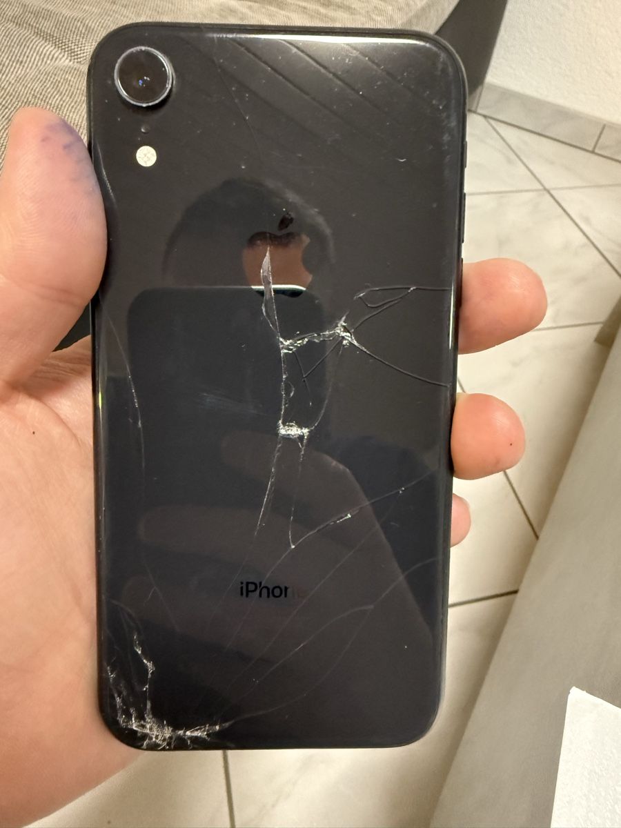 Apple Telefoni cellulari / Smartphones: iPhone XR 64Go Black – Difettoso da Payerne venduto da Kikas 6