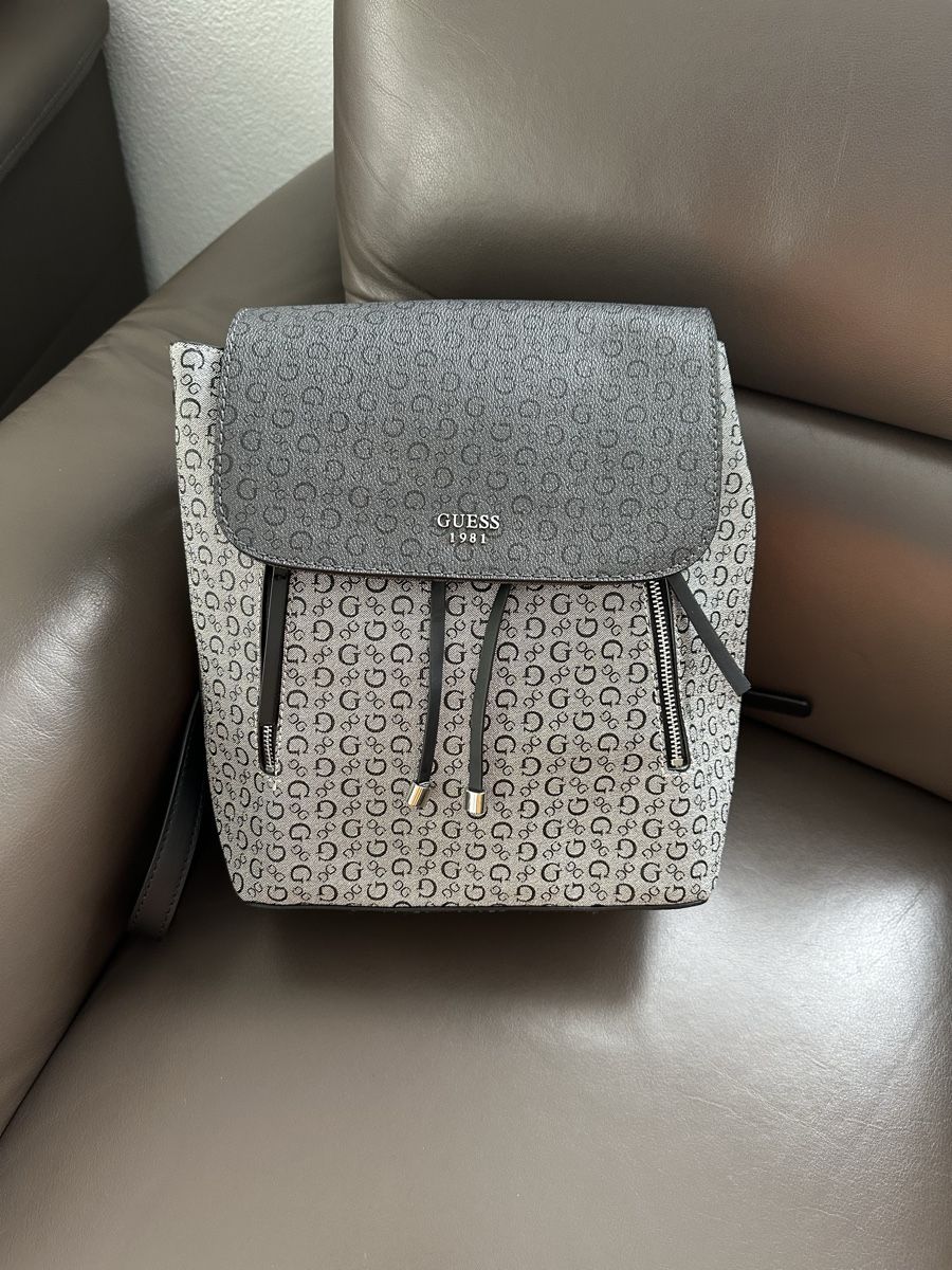 Guess Rucksäcke: Guess Rucksack Neu – Neu (gemäss Beschreibung) aus Horw von slavi77 1