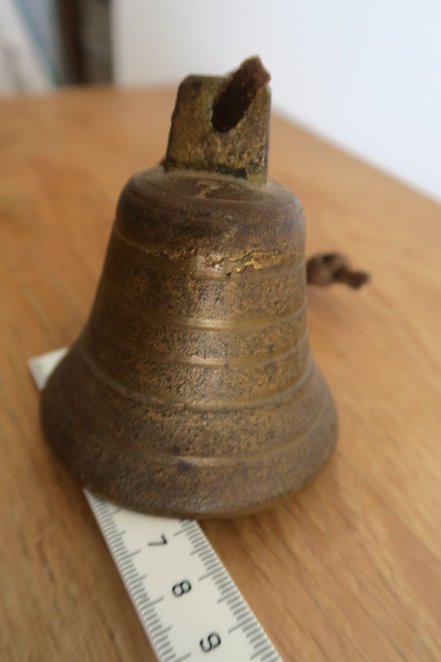 Glocken & Treicheln: antike klein Glocke – Gebraucht aus Wädenswil von Turusukko 1