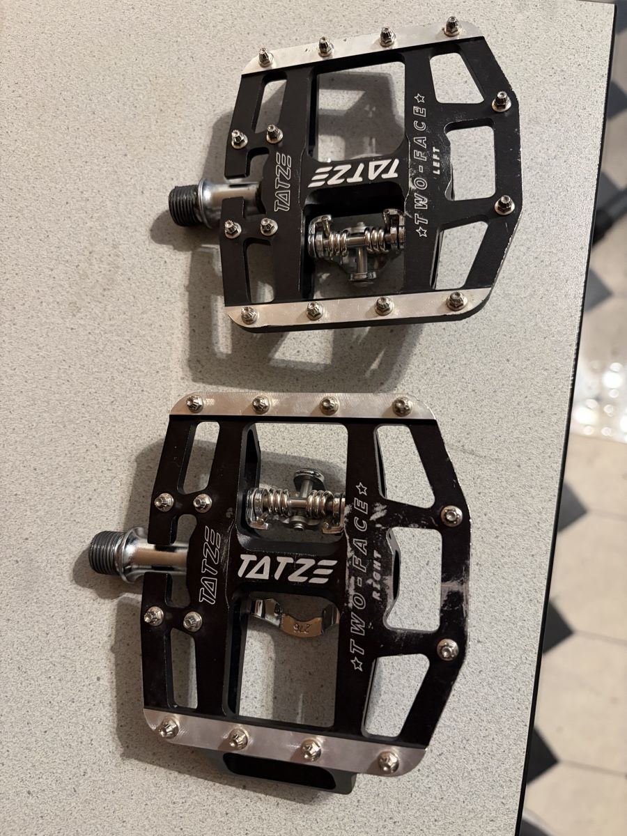 Pezzi di ricambio: Tatze Flat Pedals mit Klick Two Face – Usato da Ostermundigen venduto da Kavala4 3