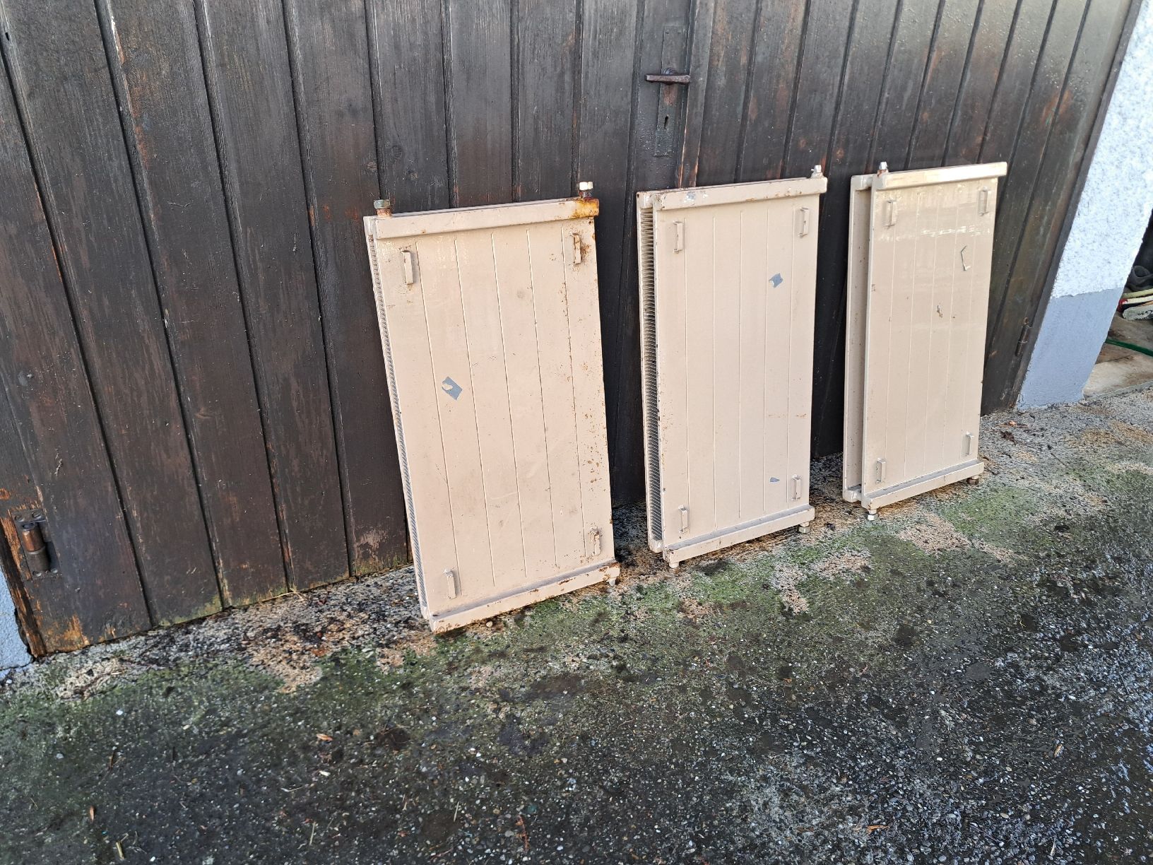Radiatori: 3 stk Radiator Heizkörper – Usato da Ottenbach venduto da Ponto1 1