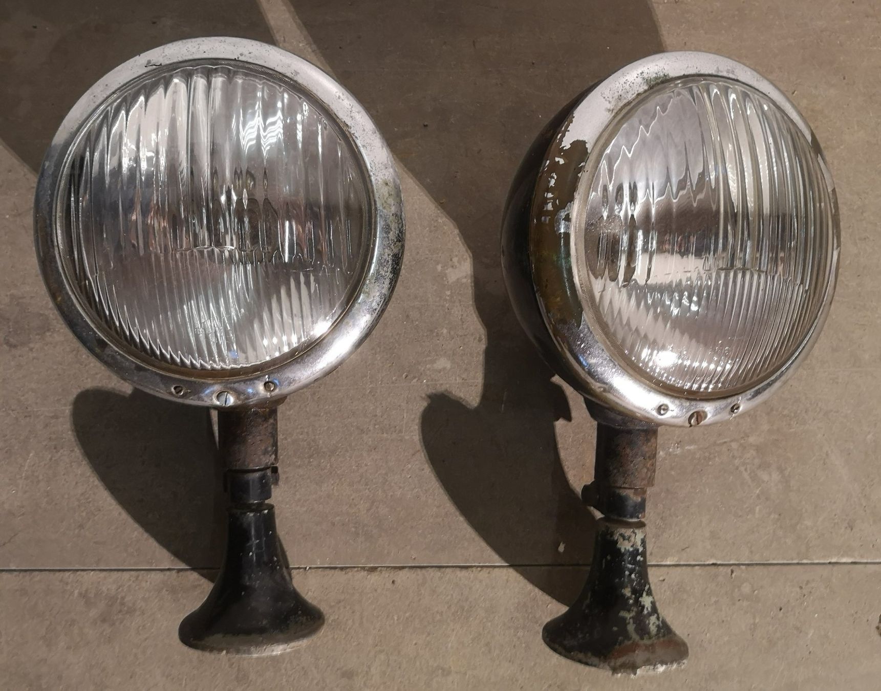 Fari: 2 Oldtimer Zusatzscheinwerfer schwarz verchromt, ideal .... – Usato da Solothurn venduto da Sis_email 5