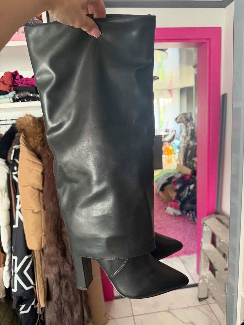 Scarpe da donna: PRETTY LITTLE THING SCHWARZE STIEFEL GR 39 – Usato da Arch venduto da ellaisa84 1