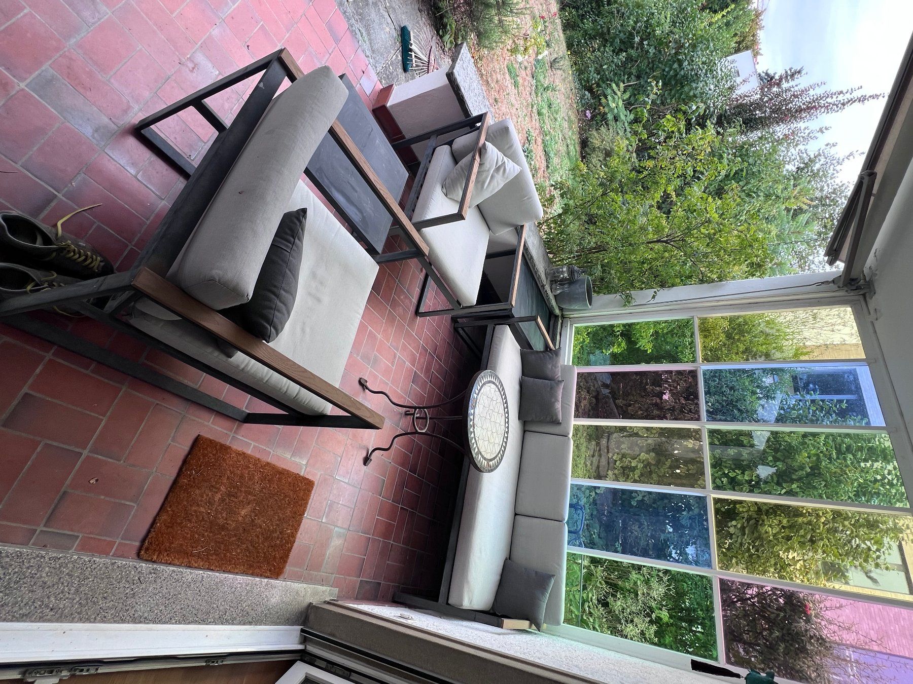 Tischset: Gartenmöbel Set – Gebraucht aus Basel von ROBARTUS