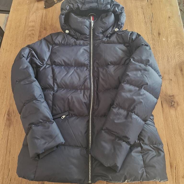Tommy Hilfiger Giacche: Daunenjacke Hilfiger Grösse M – Usato da Schaffhausen venduto da Jakarila