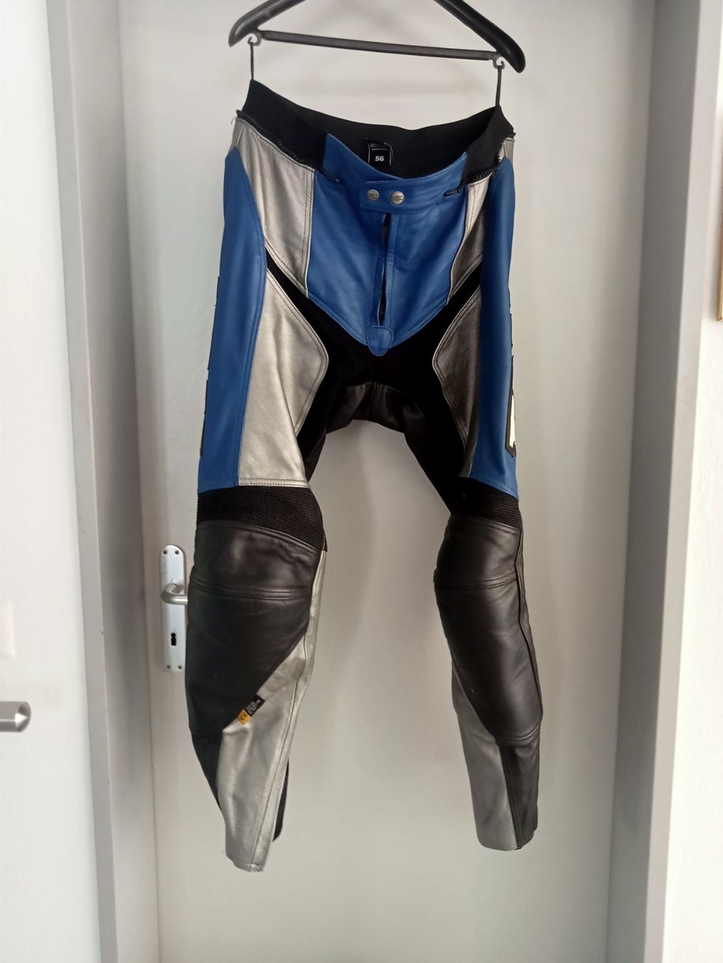 FLM Anzüge: FLM Motorrad Lederkombi, Grösse 56, Blau – Gebraucht aus Oberurnen von simgug 2