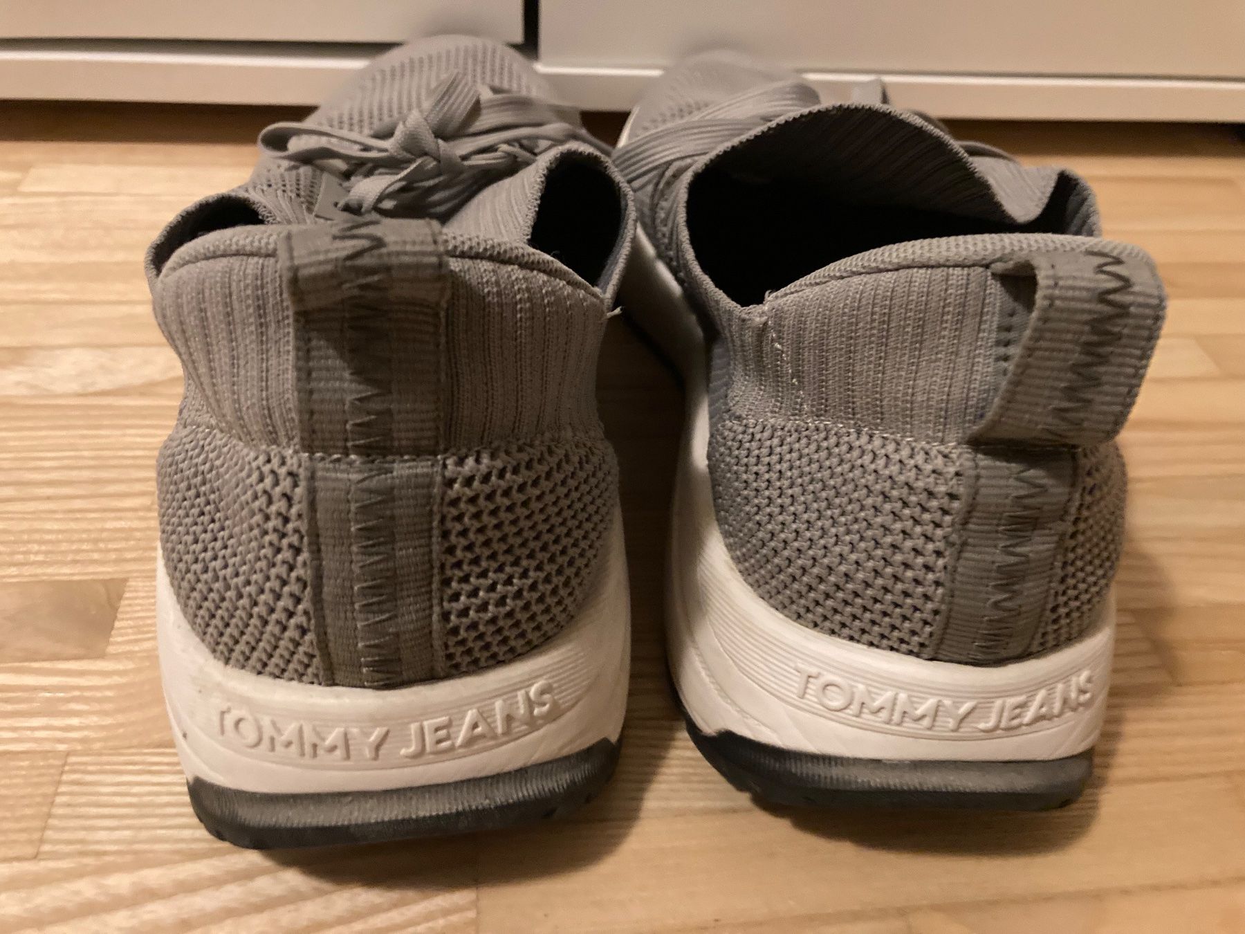 Tommy Hilfiger Herrenschuhe: Sneakers Tommy Jeans grau Grösse 43 gebraucht – Gebraucht aus Mammern von Just4ever2026 3