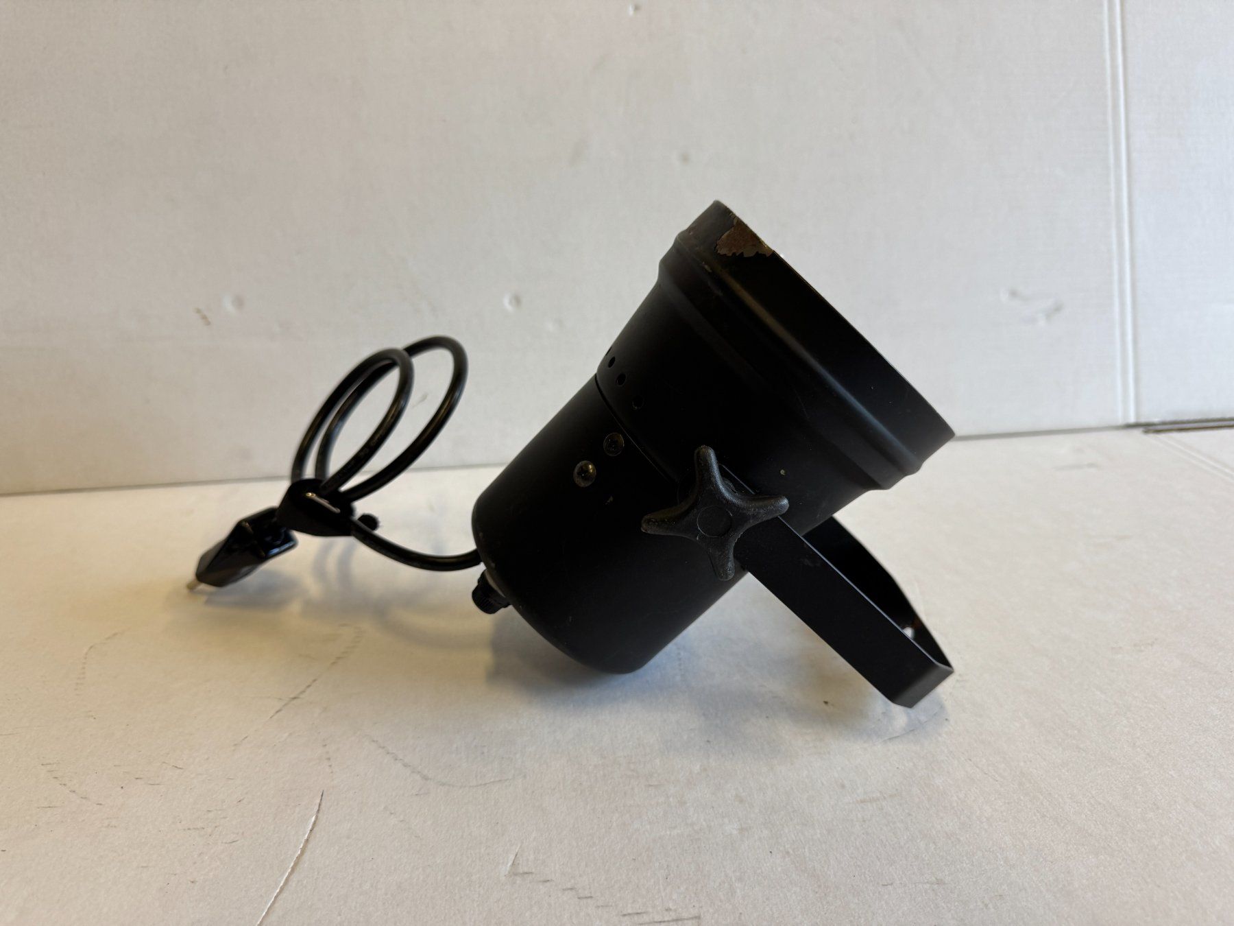 Lampade: 2x PInspot PAR 36 inkl. Lampe und Farbkappe   x1128 – Usato da Däniken SO venduto da Profog1 4