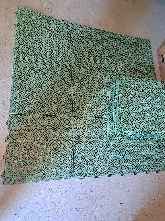 Bodenbeläge: Kunststoff Bodenplatten – Gebraucht aus Schaffhausen von Xenia87