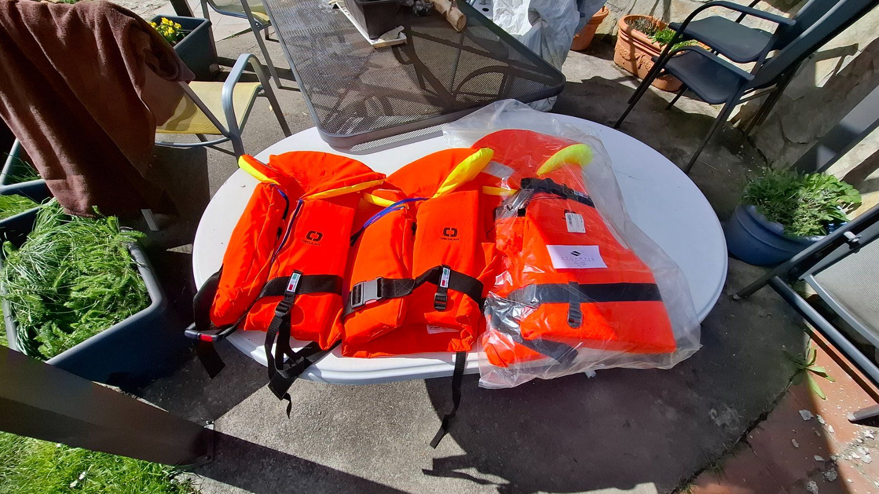 Schwimmwesten: Rettungswesten Osculati – Gebraucht aus Neuhaus SG von Hub.67