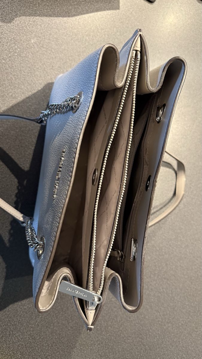 Michael Kors Borse da donna: MICHAEL KORS Handtasche silber – Usato da Zürich venduto da Mfasti 1