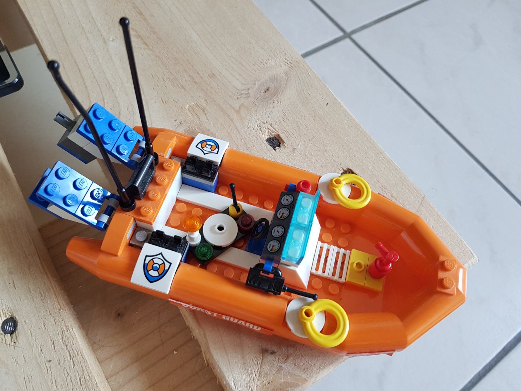 Lego Giocattoli: Lego Coast Guard oranges Boot aus dem Set 60165 – Usato da Hausen am Albis venduto da RoBrixX 1