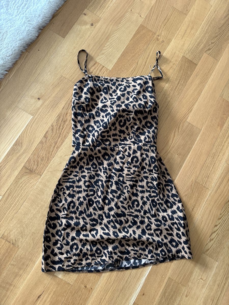 Vestiti: Leopard Kleid – Nuovo (secondo la descrizione) da Rupperswil venduto da Marscu