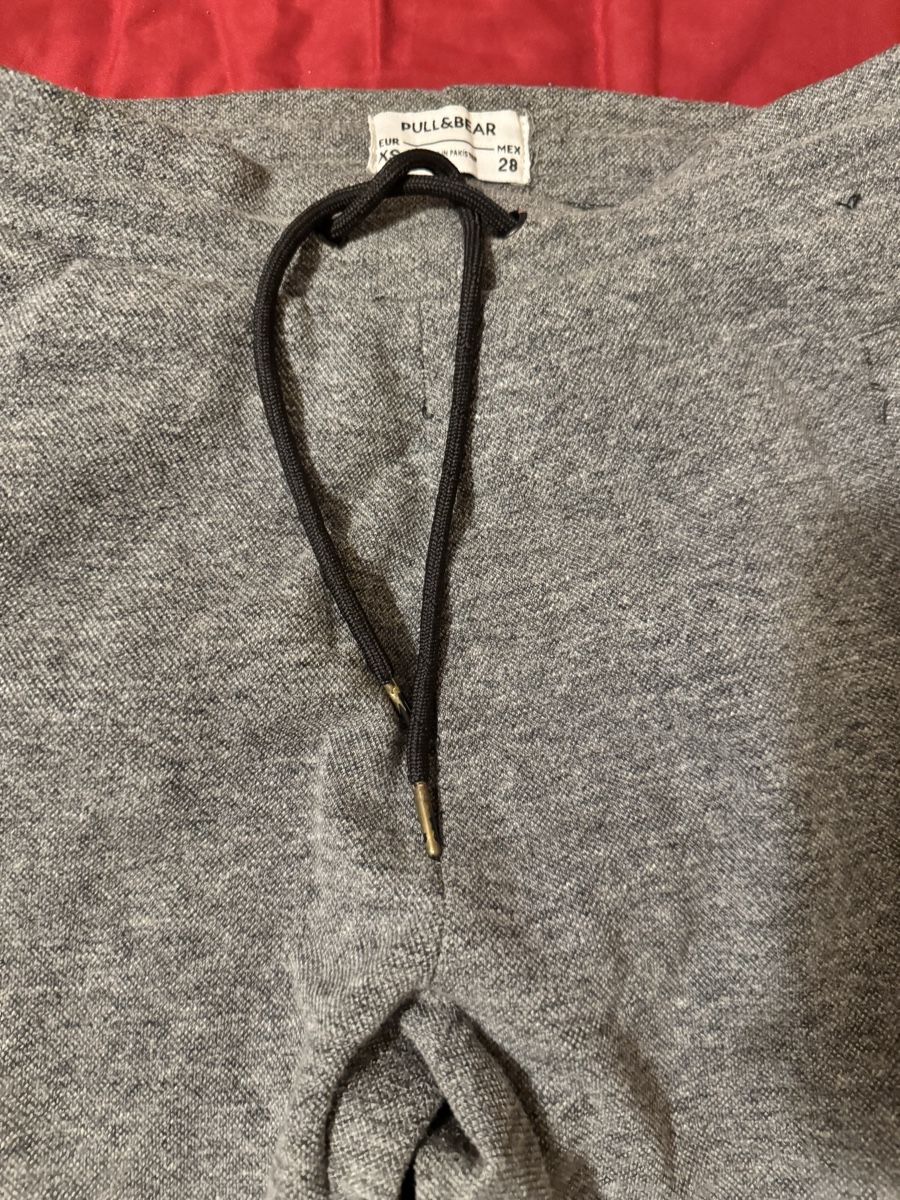 Pull&Bear Pantaloni: Jogging pants Pull and Bear grey size XS good condition – Usato da Kloten venduto da Sourav 1