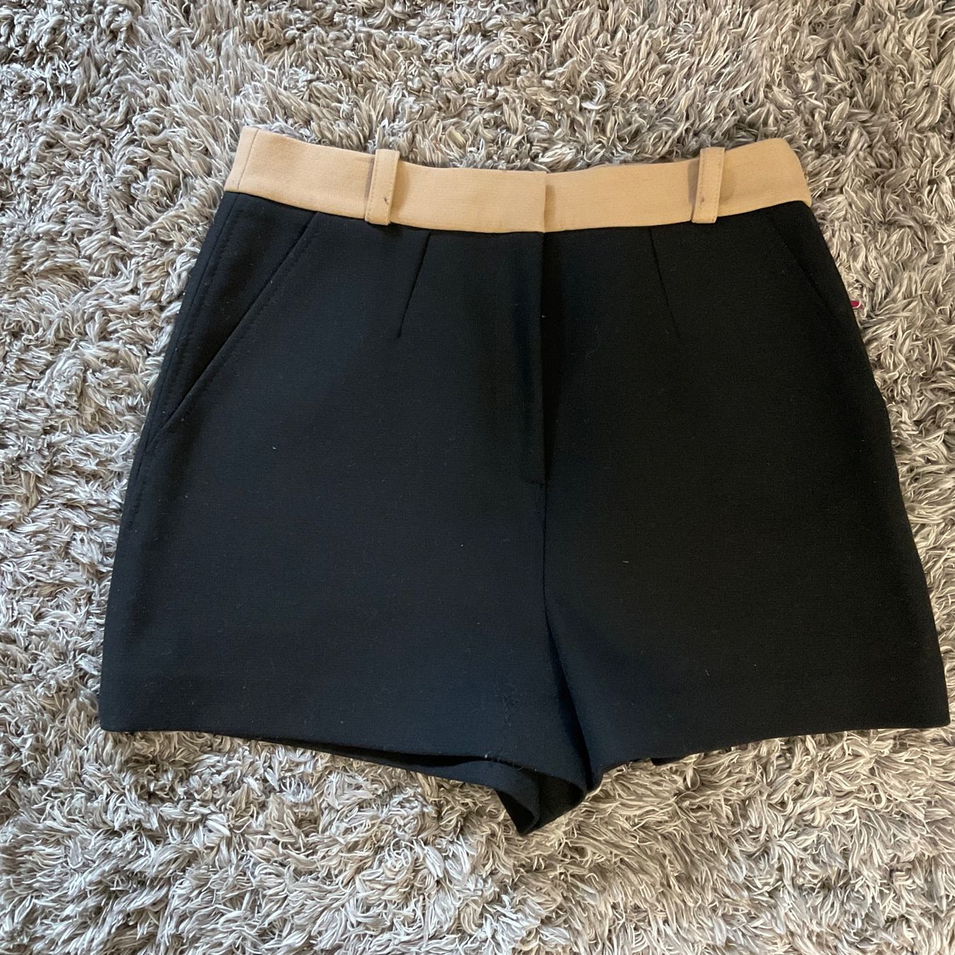 Maje Hosen: MAJE Short pants 36 Sandro Hose – Gebraucht aus Kriens von bonobo40