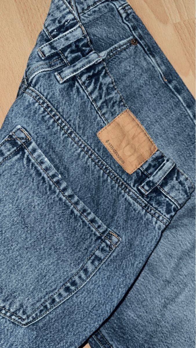 Stradivarius Jeans: Jean Mom Stradivarius bleu - Taille 38 – Nuovo (secondo la descrizione) da Bülach venduto da sar_j6bk 1