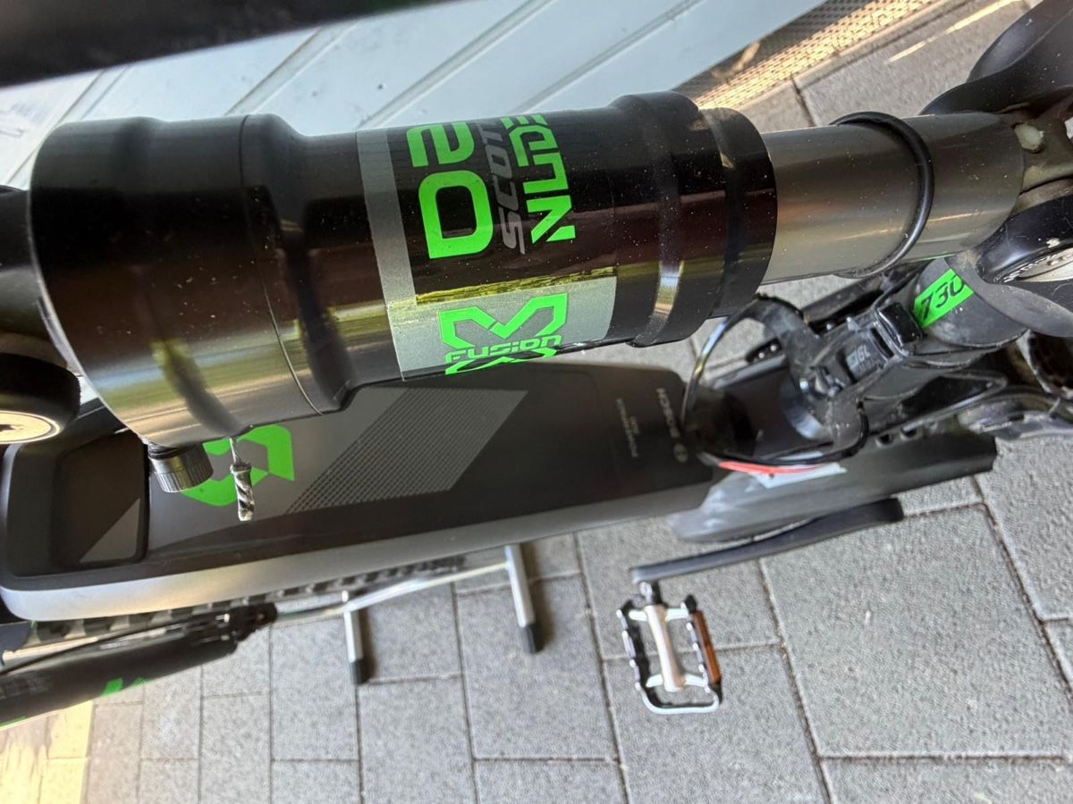 Scott Biciclette: Scott E-Genius 730 Plus E-Bike All Mountainbike – Usato da Hüniken venduto da Bene25 2