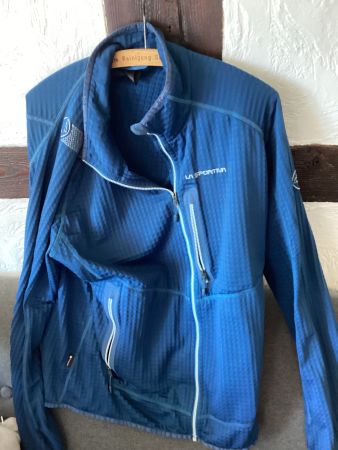 La sportiva jacke XL ist wie L