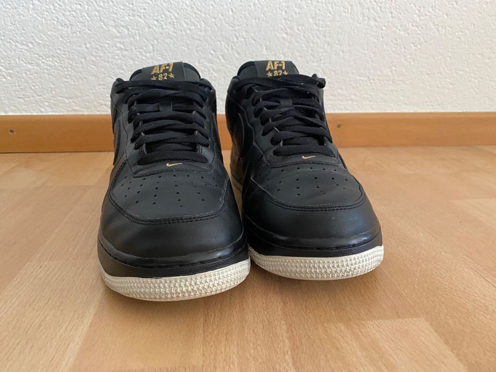 nike air force 1 gold leaf crest