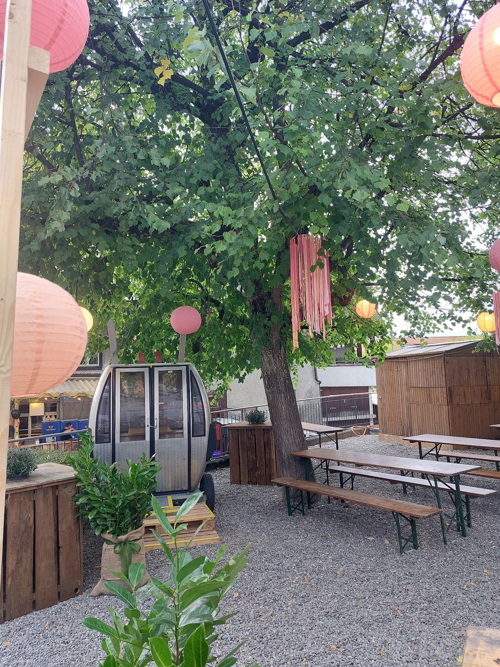 Tutte le decorazioni: STOFFLAMPION + WINDSPIEL – Usato da Gipf - Oberfrick venduto da Esnoopy 1