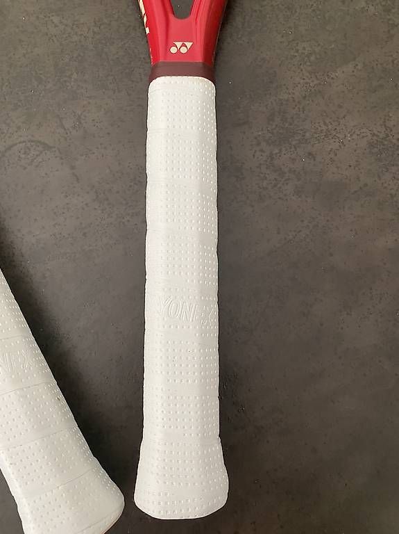 Yonex Racchette: Yonex VCORE 100 Ruby 2026  L2  État impeccable – Usato da Broc venduto da frp_8frz 4