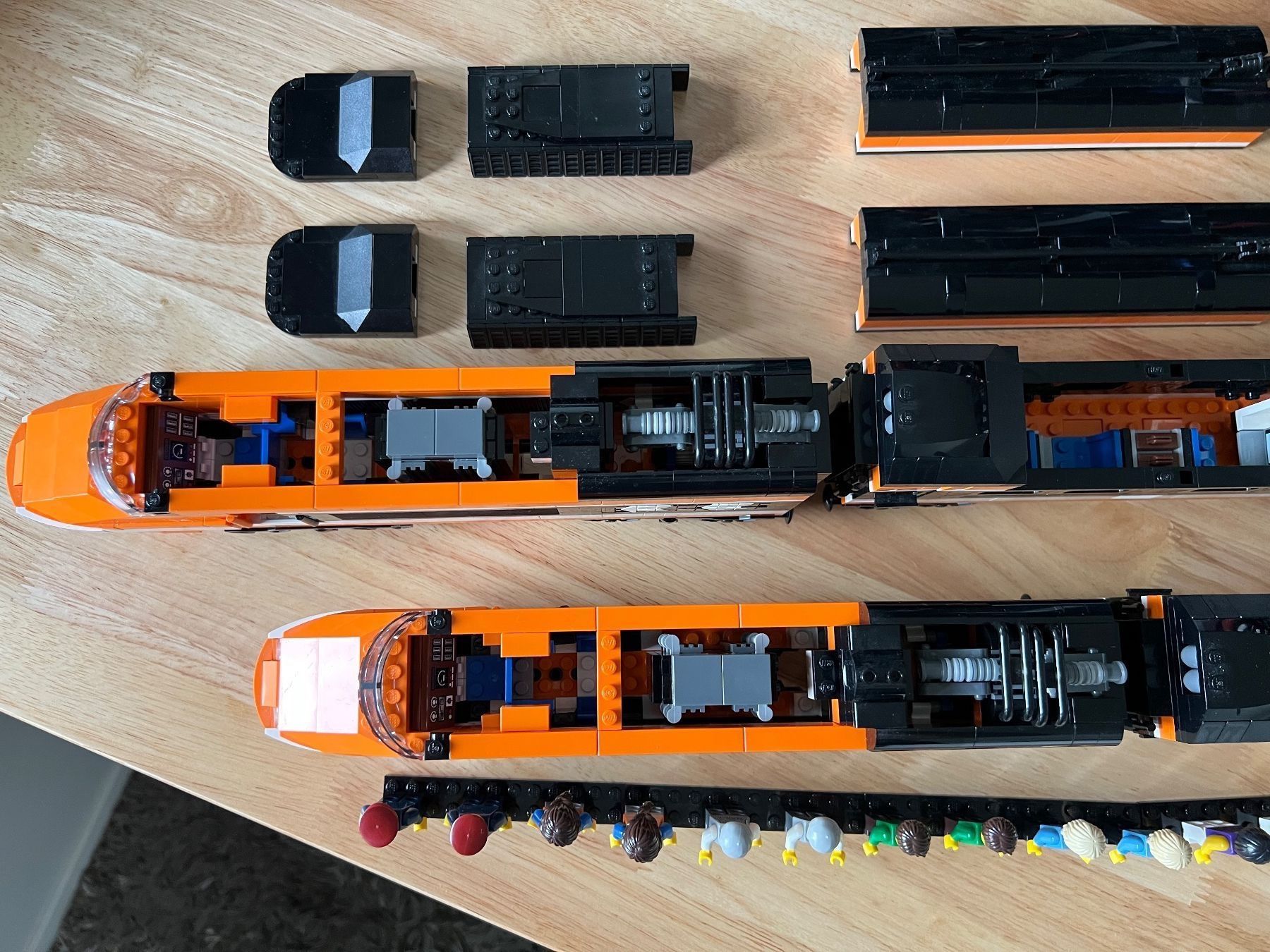 Lego Spielzeuge: 2x LEGO Creator Horizon Express 10233 ab CHF 1.- 🥳 – Gebraucht aus Uttigen von sonorsonic 3