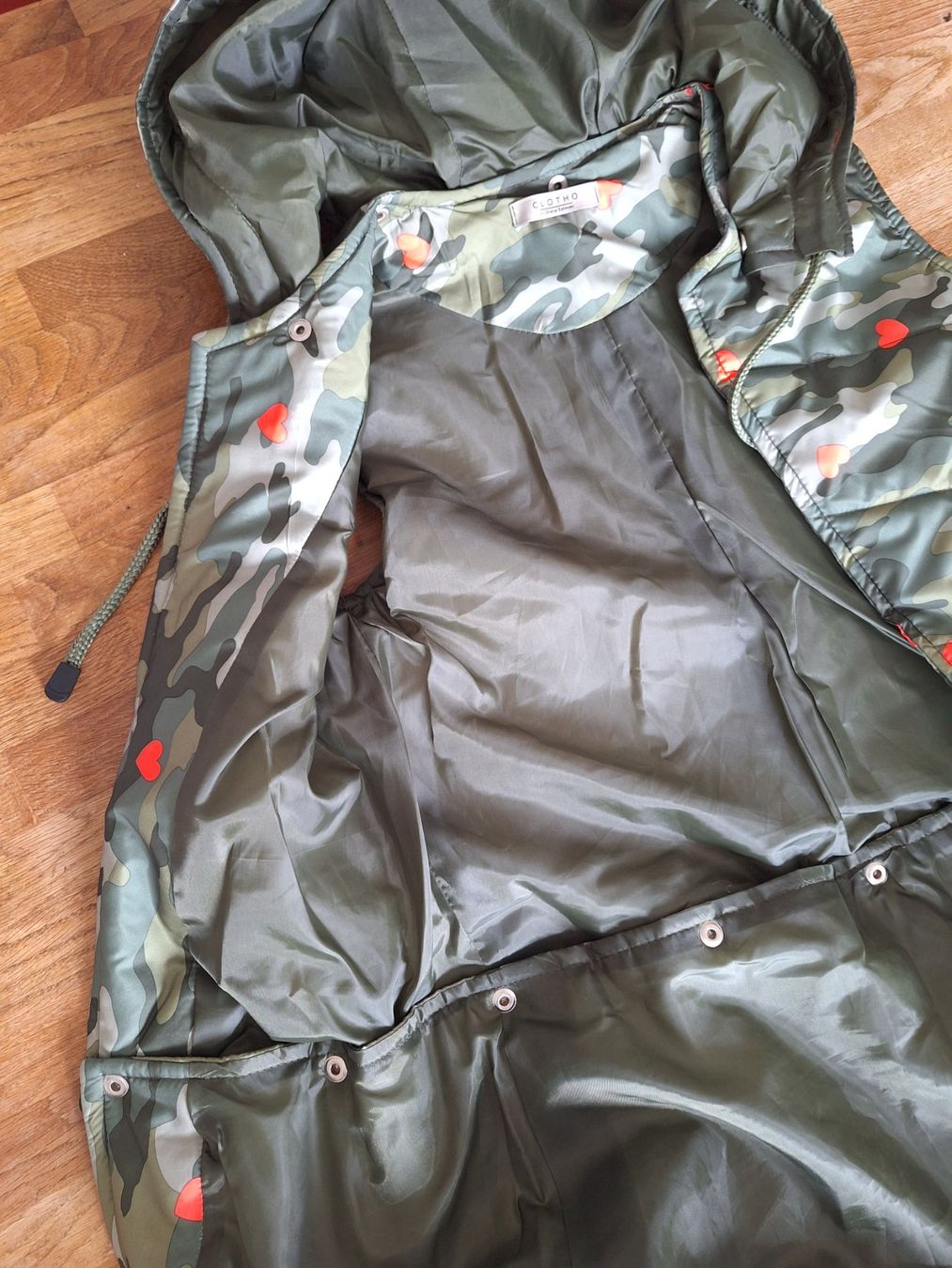 Gilet & Giacche senza maniche: Coole Camouflage Weste mit Kapuze – Usato da Brügg BE venduto da gordis 3