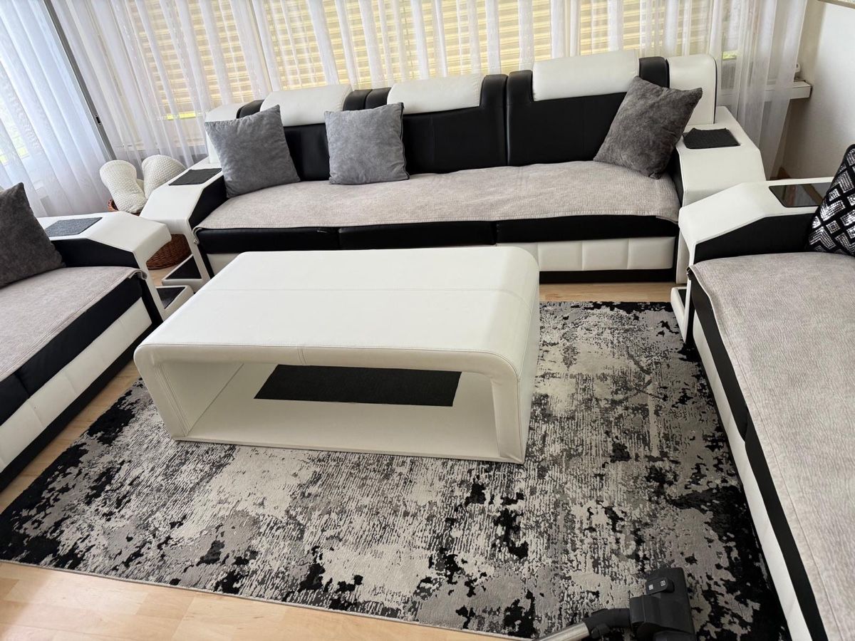 Tables: Tisch  – D'occasion à Büttikon AG par kas_xgy7 1