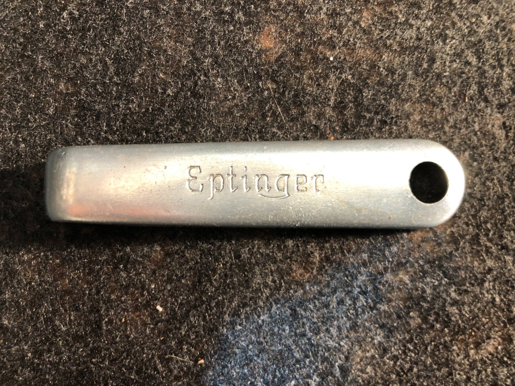 Flaschenöffner & -verschlüsse: Vintage décapsuleur EPTINGER. – Gebraucht aus Saignelégier von Dubois_Vintage