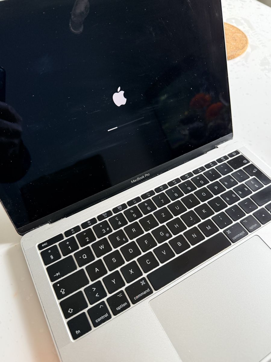 Apple PC: MacBook Pro 2017, en très bon état  – Usato da La Chaux-de-Fonds venduto da hed_27yb 3