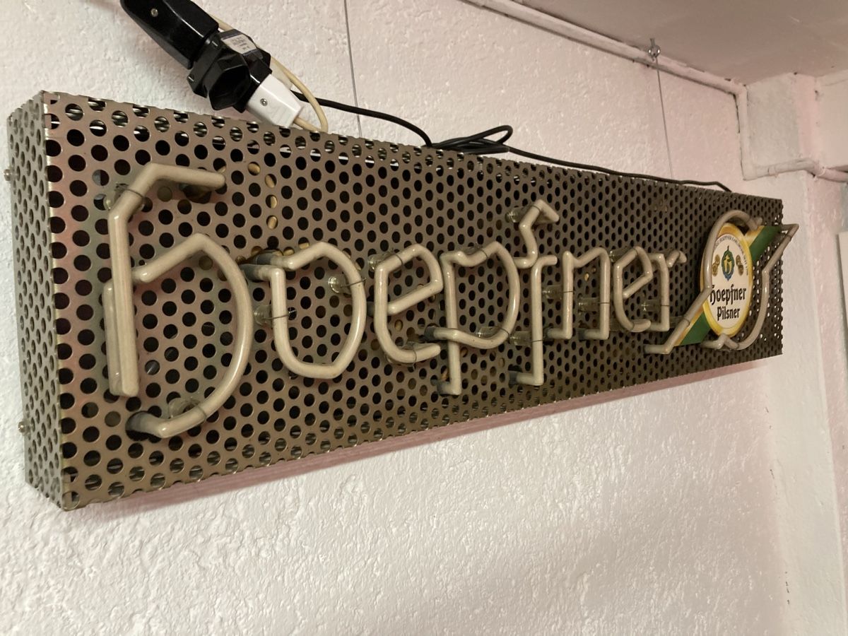 Lampade: Leuchtreklame Neon Hoepfner Pilsner – Usato da Brittnau venduto da Paptor 3