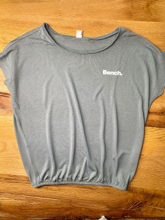 Cooles T-Shirt von BENCH Grösse 140/146