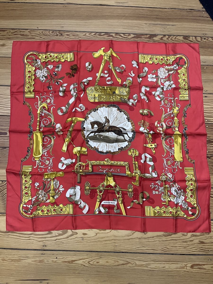 Hermès Foulard & Sciarpe: Original Hermès Paris Silk Scarf, Excellent Condition – Nuovo (secondo la descrizione) da Basel venduto da 550_ckp6